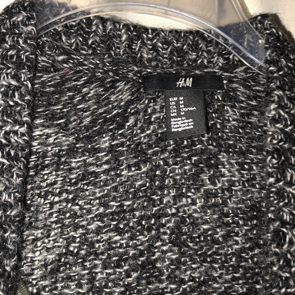 Cardigan - Picture 2 of 4